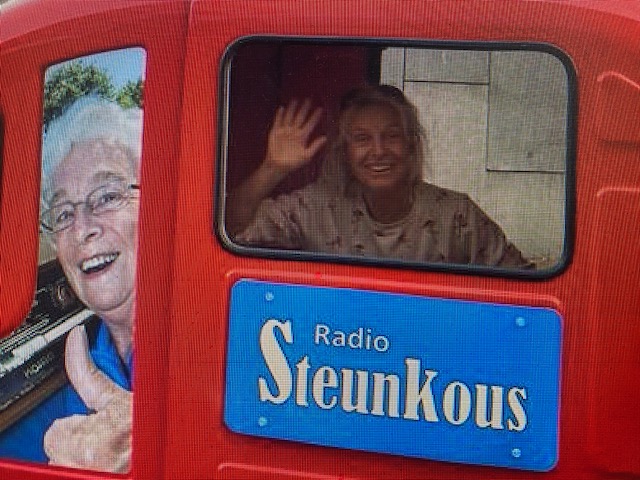 Marjolijn Onvlee bij Radio Steunkous